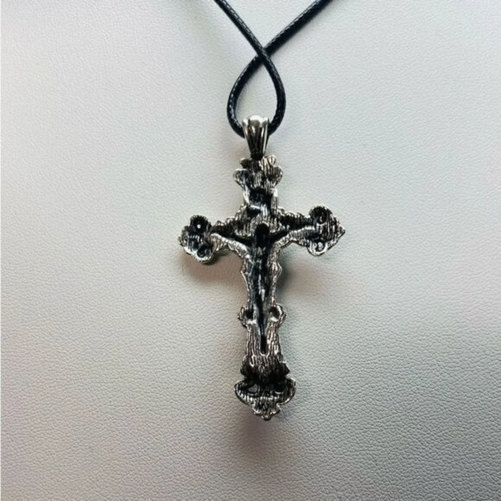 Vintage Style Ornate‎ Silver Crucifix Cross Pendant Necklace Religious Jewelry